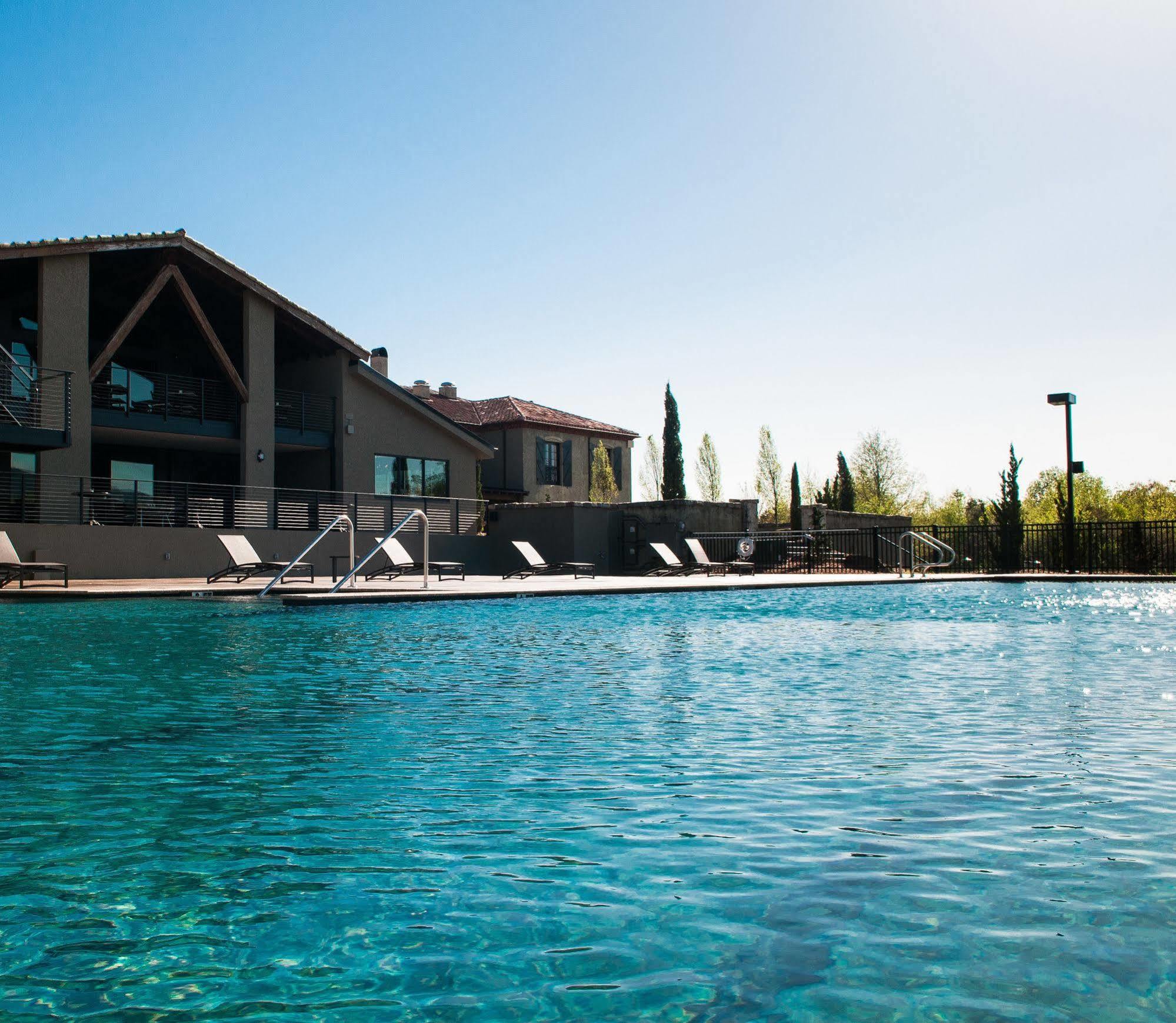 Hotel Domestique Travelers Rest Exteriör bild